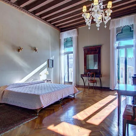 Raboso Grand 9-Windows Apartment