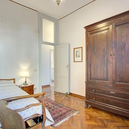 Raboso Grand 9-Windows Apartment *