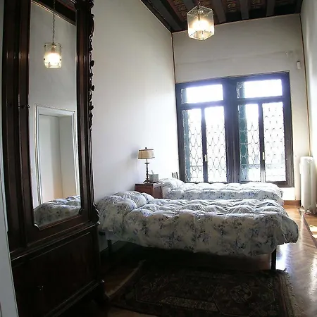 Raboso Grand 9-Windows Apartment Venice