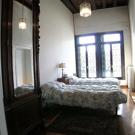 Raboso Grand 9-Windows Apartment