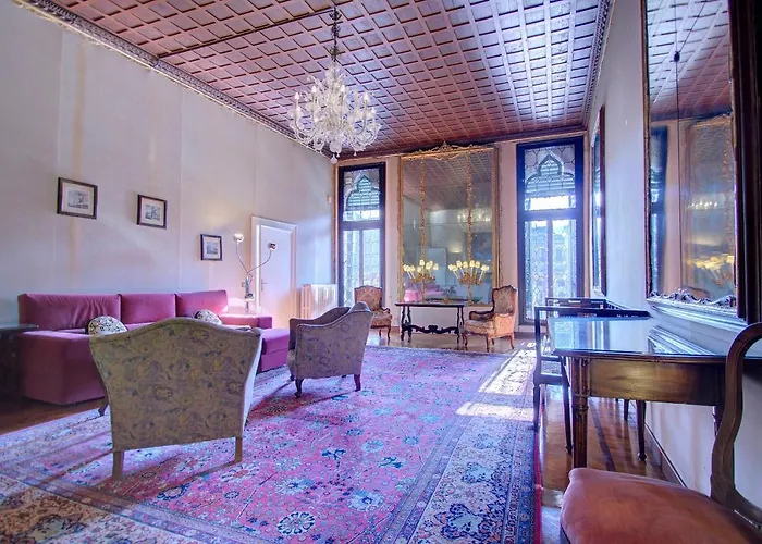 Daire Raboso Grand 9-windows Venedik