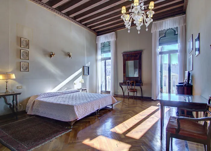 Raboso Grand 9-Windows Venedig