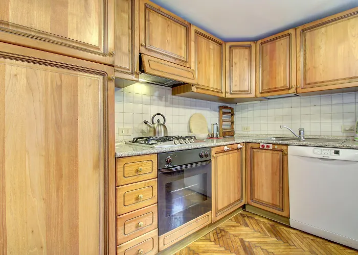 Raboso Grand 9-Windows Apartment *